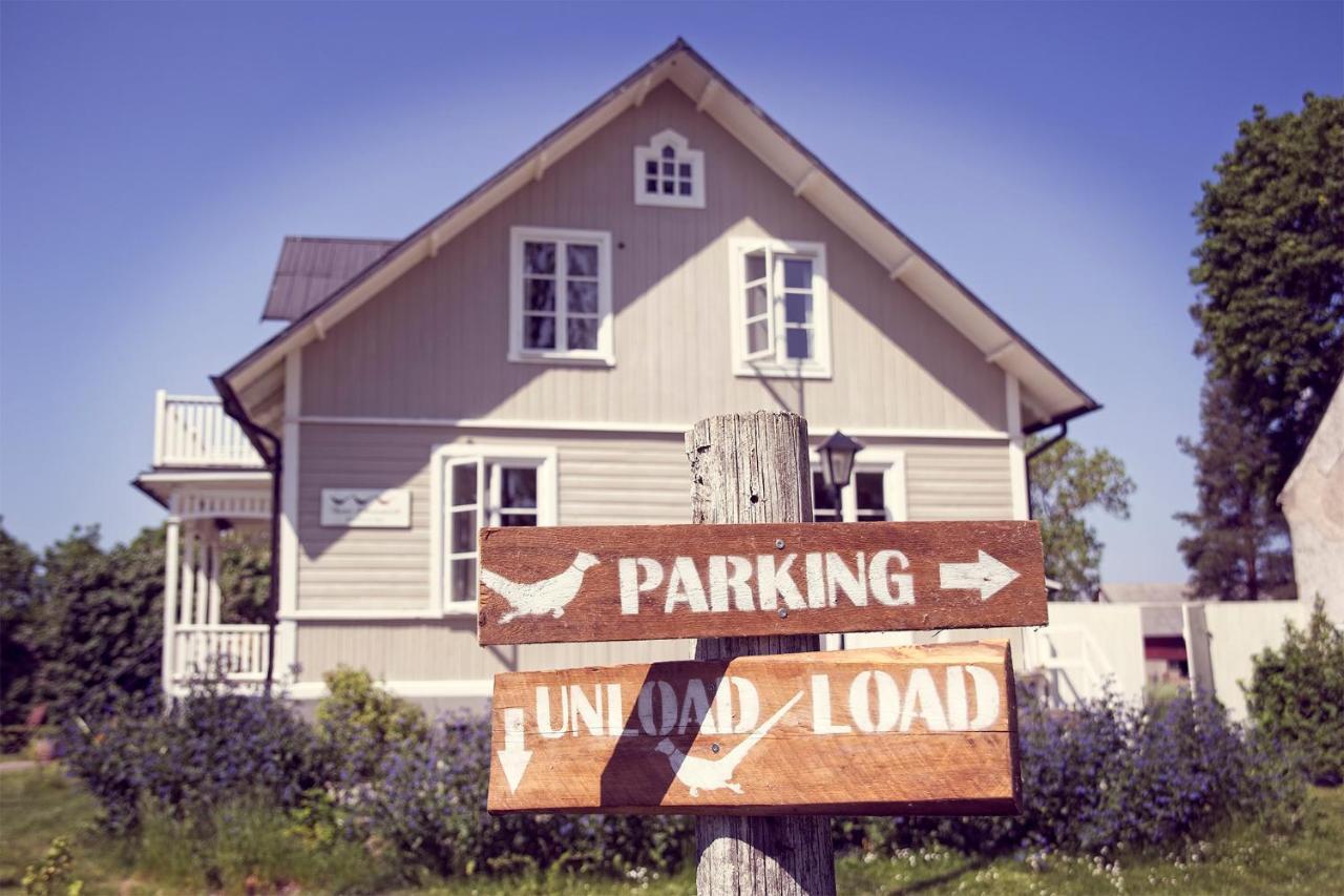 Three Pheasants Boutique Bed And Breakfast Ekeby  Экстерьер фото
